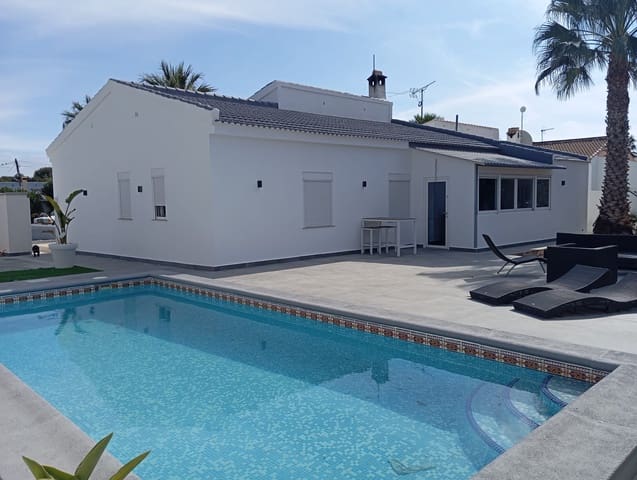 4 bedroom Villa for sale in Cabo Roig, Orihuela with pool - € 695,000 (Ref: 10018167)