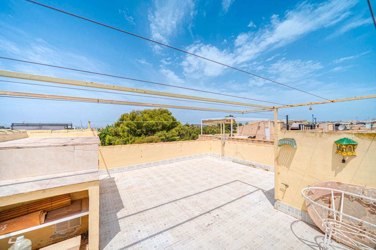 2 soverom Penthouse til salgs i Torrevieja med svømmebasseng garasje - € 129 000 (Ref: 10027698)