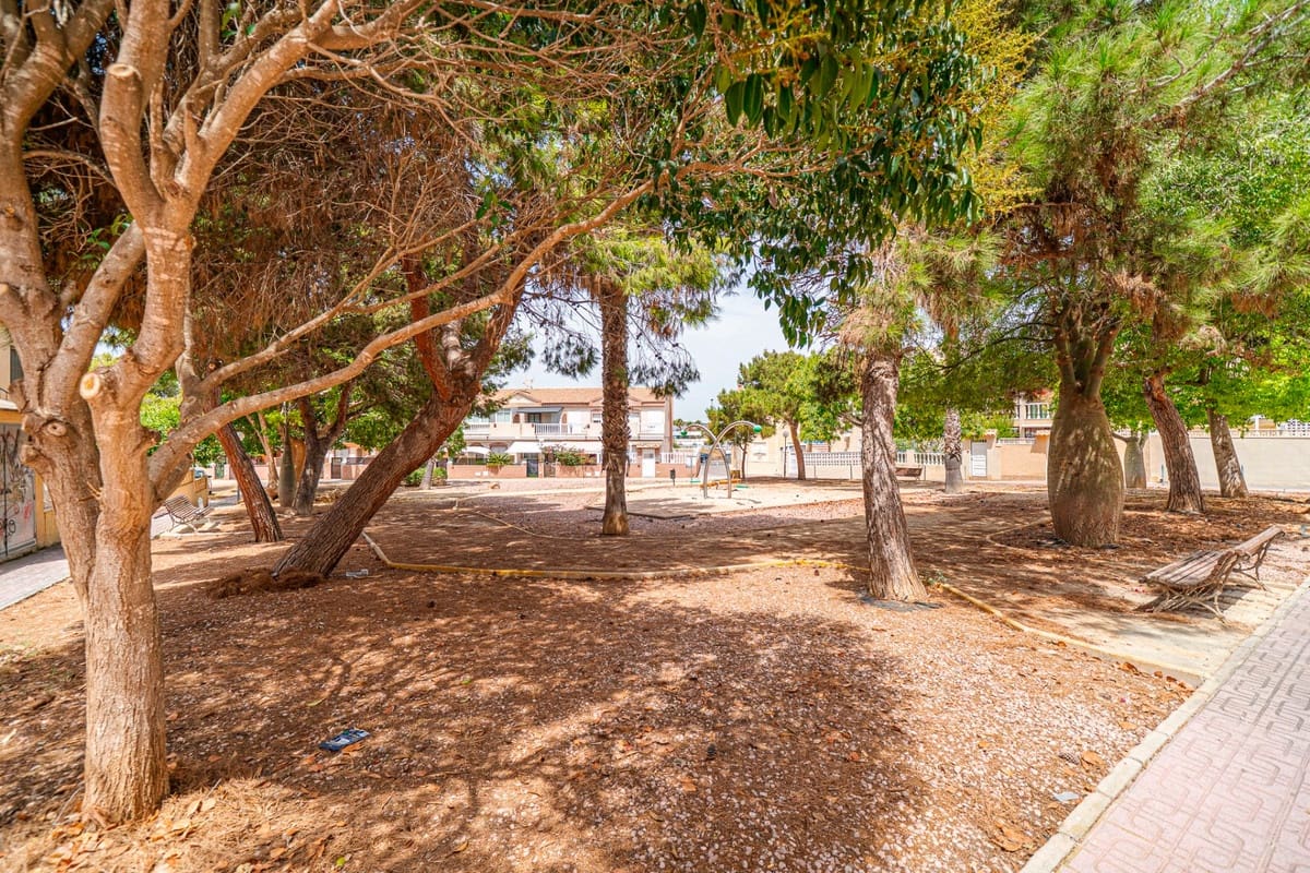 2 soverom Penthouse til salgs i Torrevieja med svømmebasseng garasje - € 129 000 (Ref: 10027698)