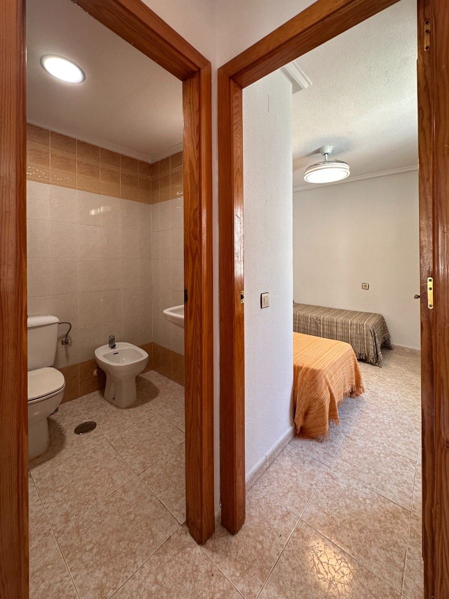 2 sypialnia Penthouse na sprzedaż w Torrevieja z basenem - 152 995 € (Ref: 10118379)