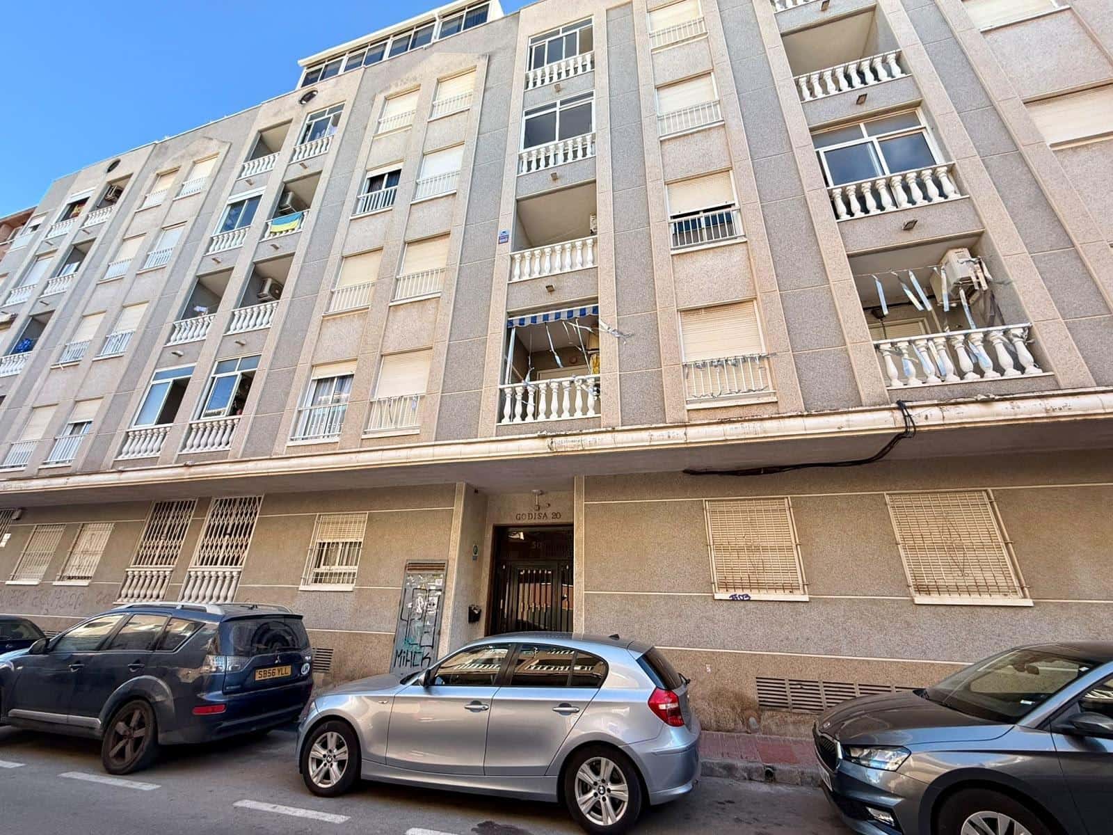 Apartamento de 2 habitaciones en Torrevieja en venta con piscina - 140.000 € (Ref: 10118384)