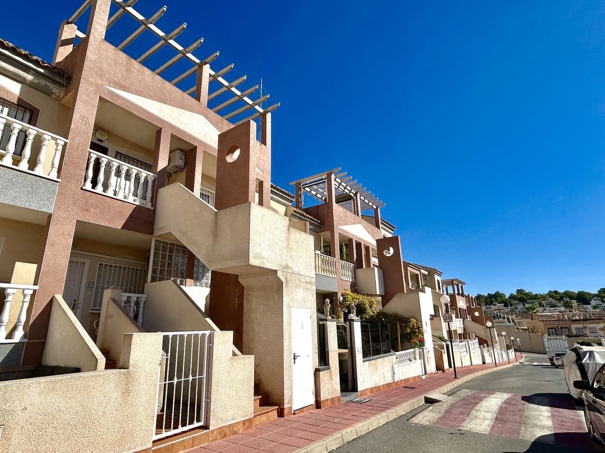 2 soveværelse Penthouse til salg i Villamartin med swimmingpool garage - € 135.000 (Ref: 10127535)