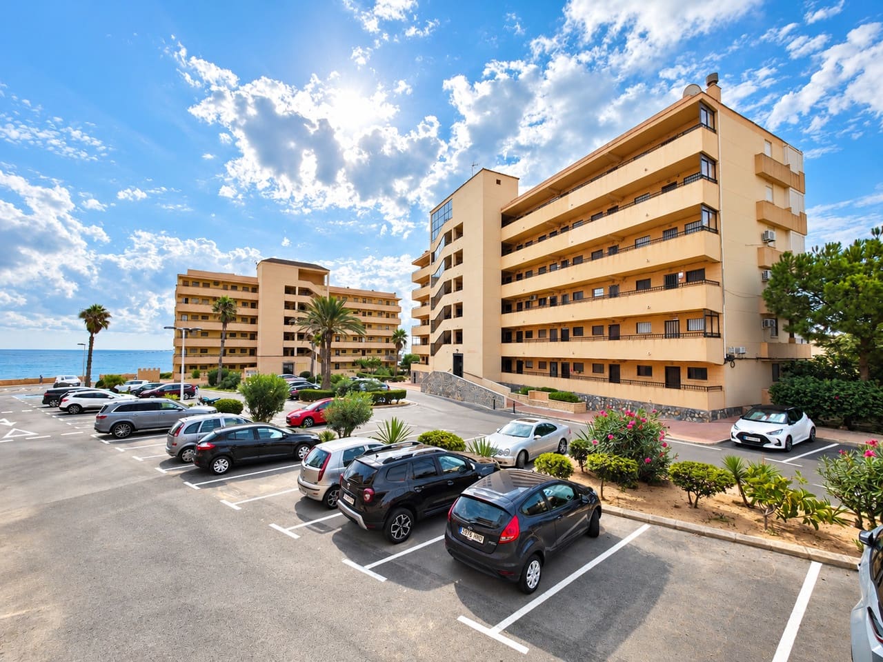 2 sovrum Takvåning till salu i Torrevieja med garage - 149 900 € (Ref: 10132379)