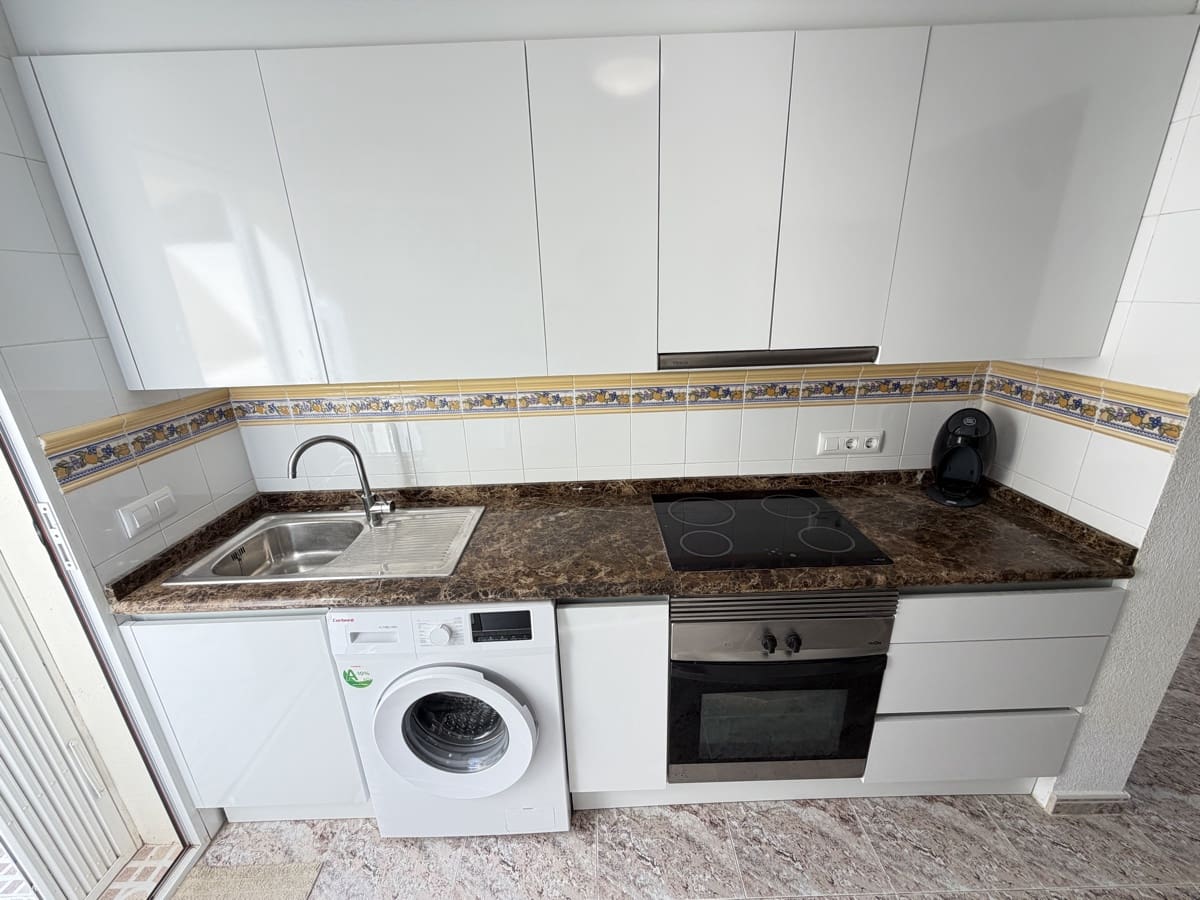 3 chambre Maison de Ville à vendre à Villamartin avec piscine - 199 995 € (Ref: 10153129)