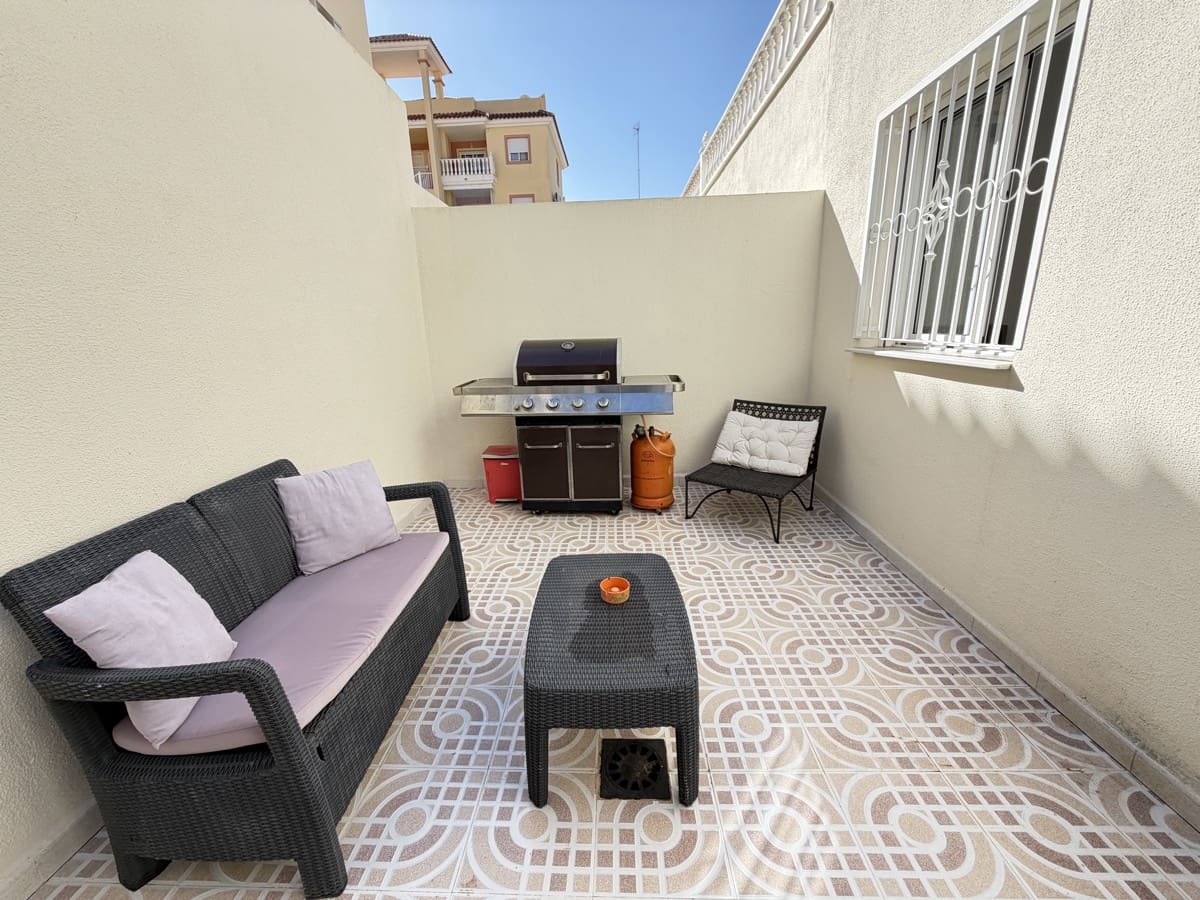 3 chambre Maison de Ville à vendre à Villamartin avec piscine - 199 995 € (Ref: 10153129)