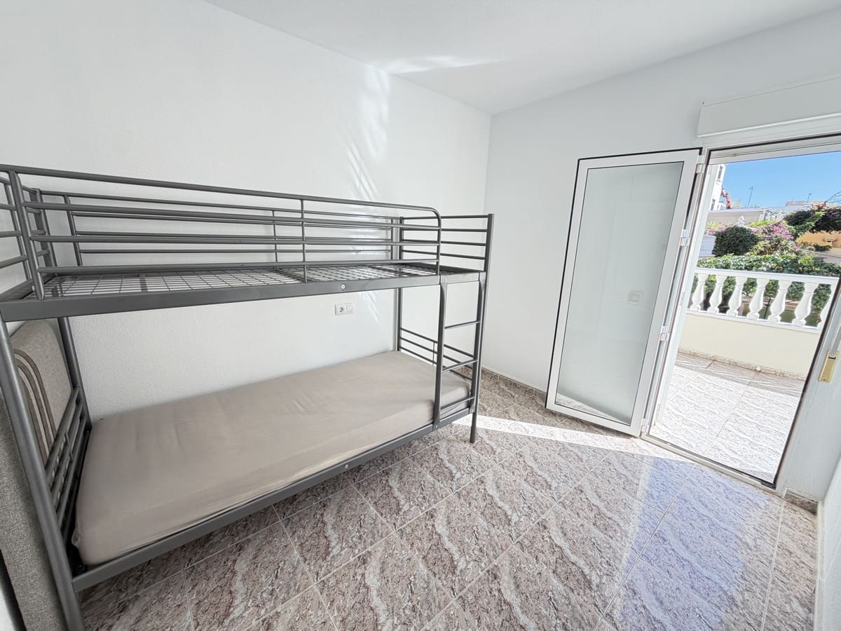 3 chambre Maison de Ville à vendre à Villamartin avec piscine - 199 995 € (Ref: 10153129)