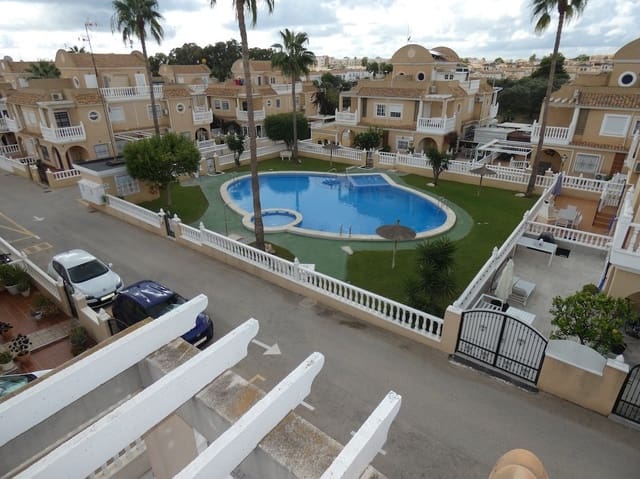 3 soverom Hus til salgs i Cabo Roig, Orihuela med svømmebasseng - € 249 995 (Ref: 10168102)