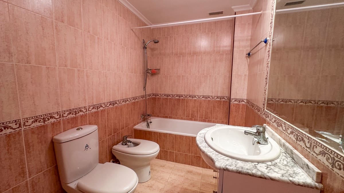 2 soveværelse Byhus til salg i Playa Flamenca med swimmingpool garage - € 180.000 (Ref: 10168106)