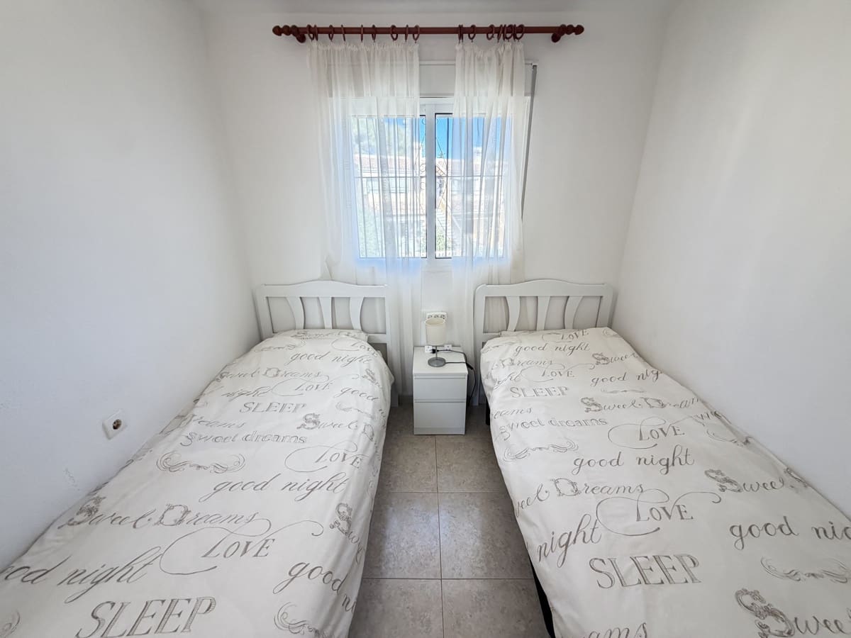 2 chambre Penthouse à vendre à Villamartin avec piscine - 134 995 € (Ref: 10174857)