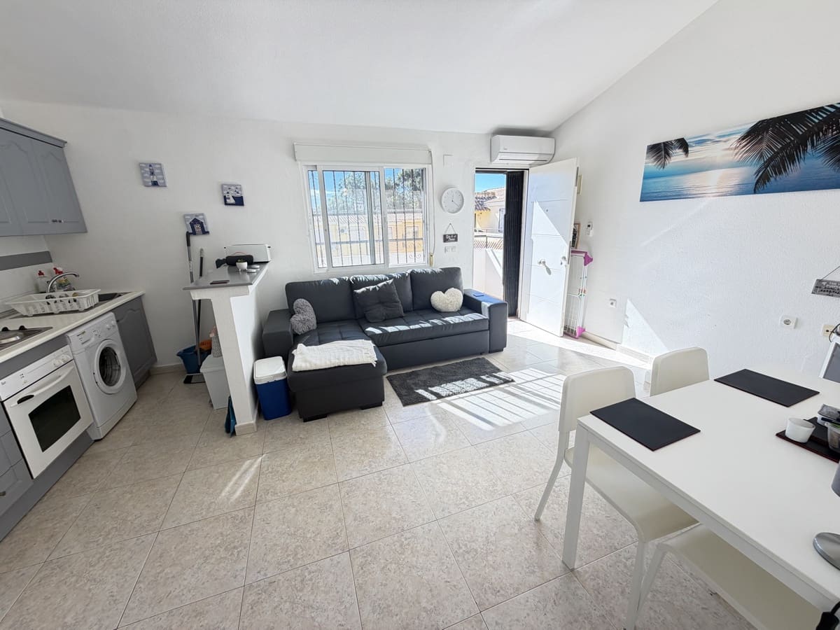 2 chambre Penthouse à vendre à Villamartin avec piscine - 134 995 € (Ref: 10174857)