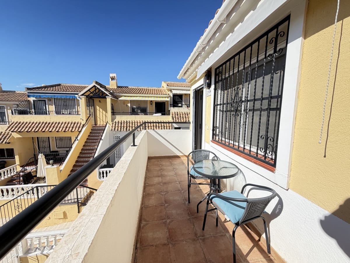 2 chambre Penthouse à vendre à Villamartin avec piscine - 134 995 € (Ref: 10174857)