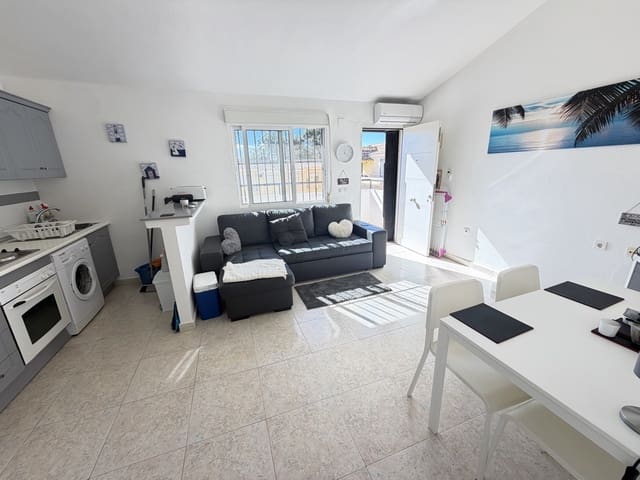 2 makuuhuone Kattohuoneisto myytävänä paikassa Villamartin, Orihuela mukana uima-altaan - 134 995 € (Ref: 10174857)