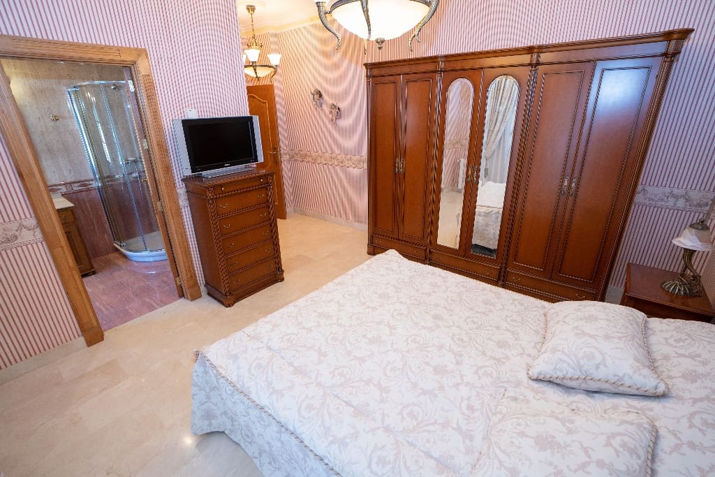 7 bedroom Villa for sale in Campoamor with pool garage - € 1,500,000 (Ref: 7924365)