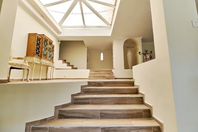 4 bedroom Villa for sale in Cabo Roig, Orihuela with pool garage - € 990,000 (Ref: 7979807)