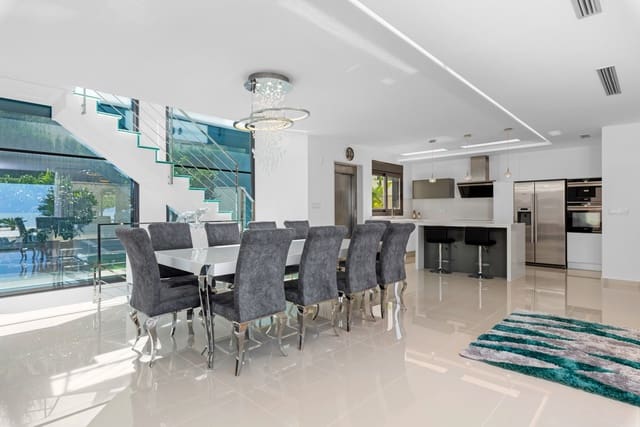 5 quarto Moradia para venda em Los Montesinos com piscina garagem - 899 000 € (Ref: 8320872)