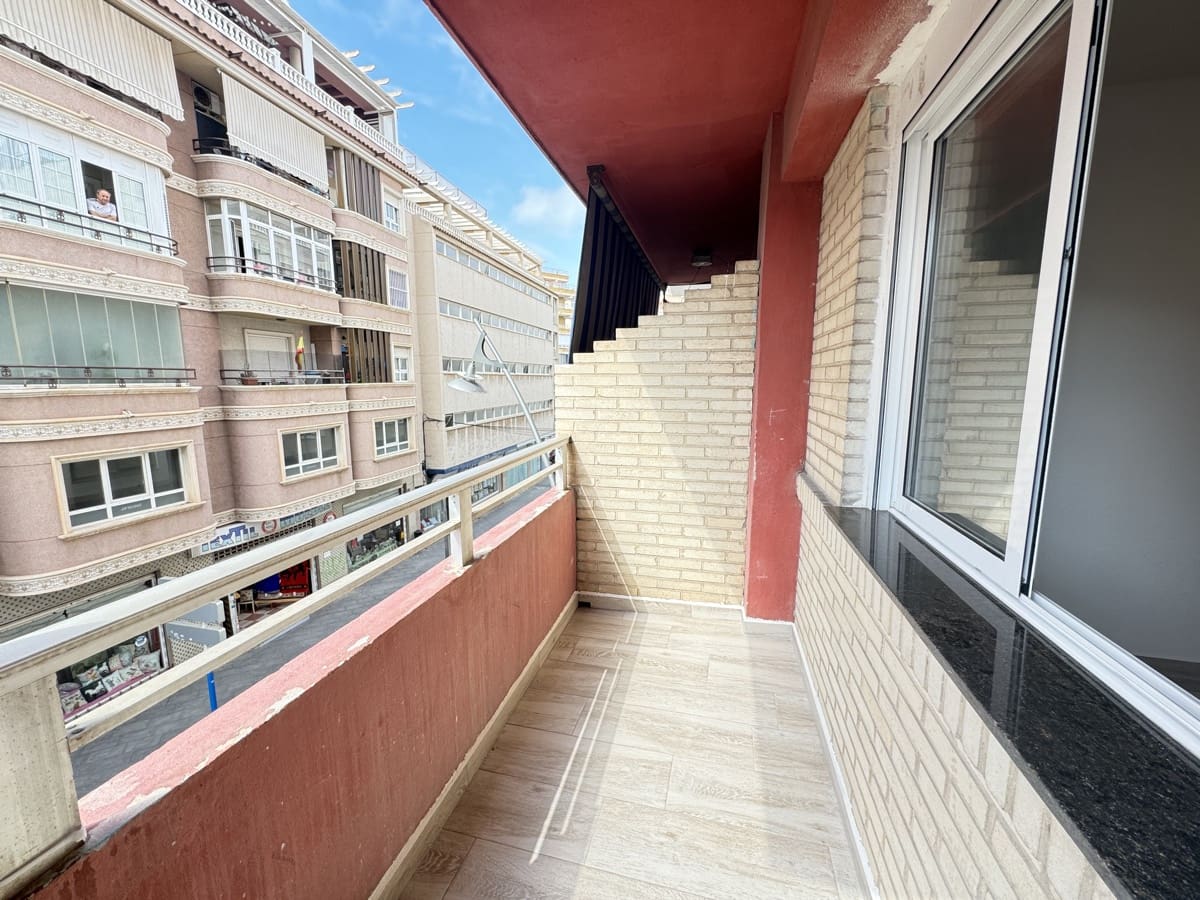 3 soveværelse Lejlighed til salg i Torrevieja - € 144.995 (Ref: 8399292)