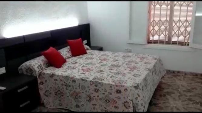 4 soverom Villa til salgs i Torrevieja med svømmebasseng garasje - € 675 000 (Ref: 8701538)