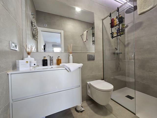 3 sovrum Villa till salu i Villamartin, Orihuela med pool garage - 379 000 € (Ref: 8736989)