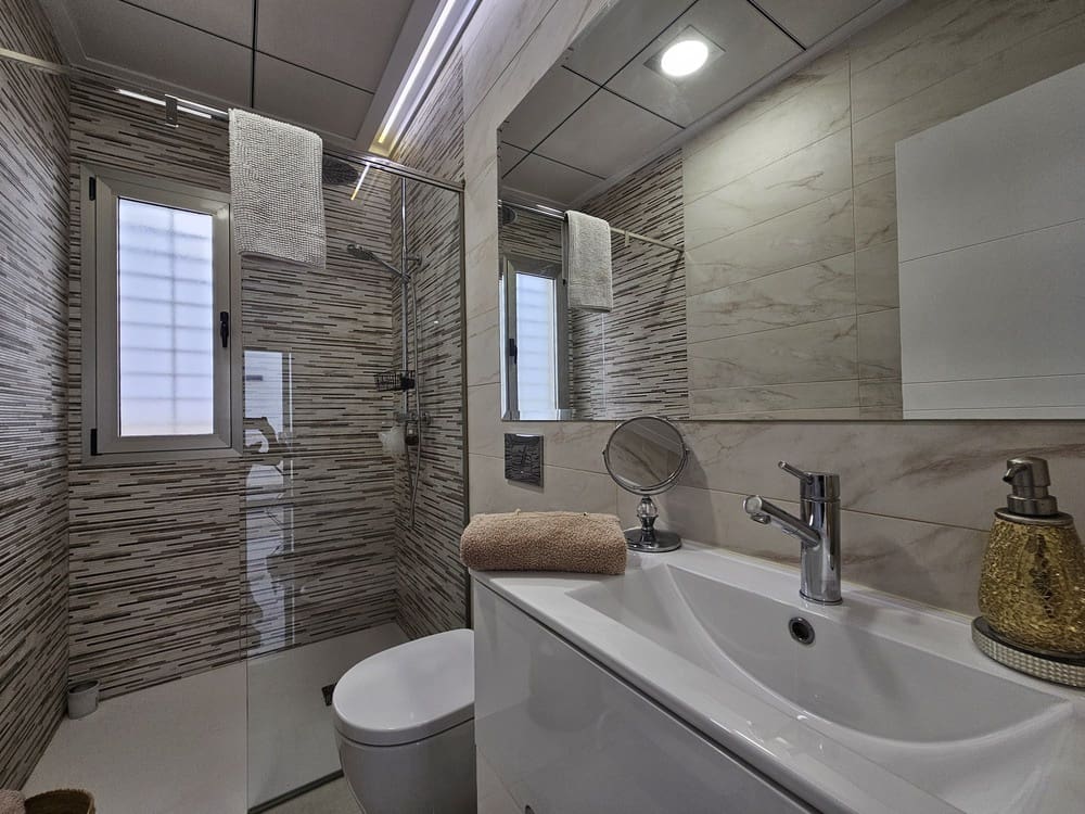 3 bedroom Villa for sale in Villamartin with pool garage - € 379,000 (Ref: 8736989)