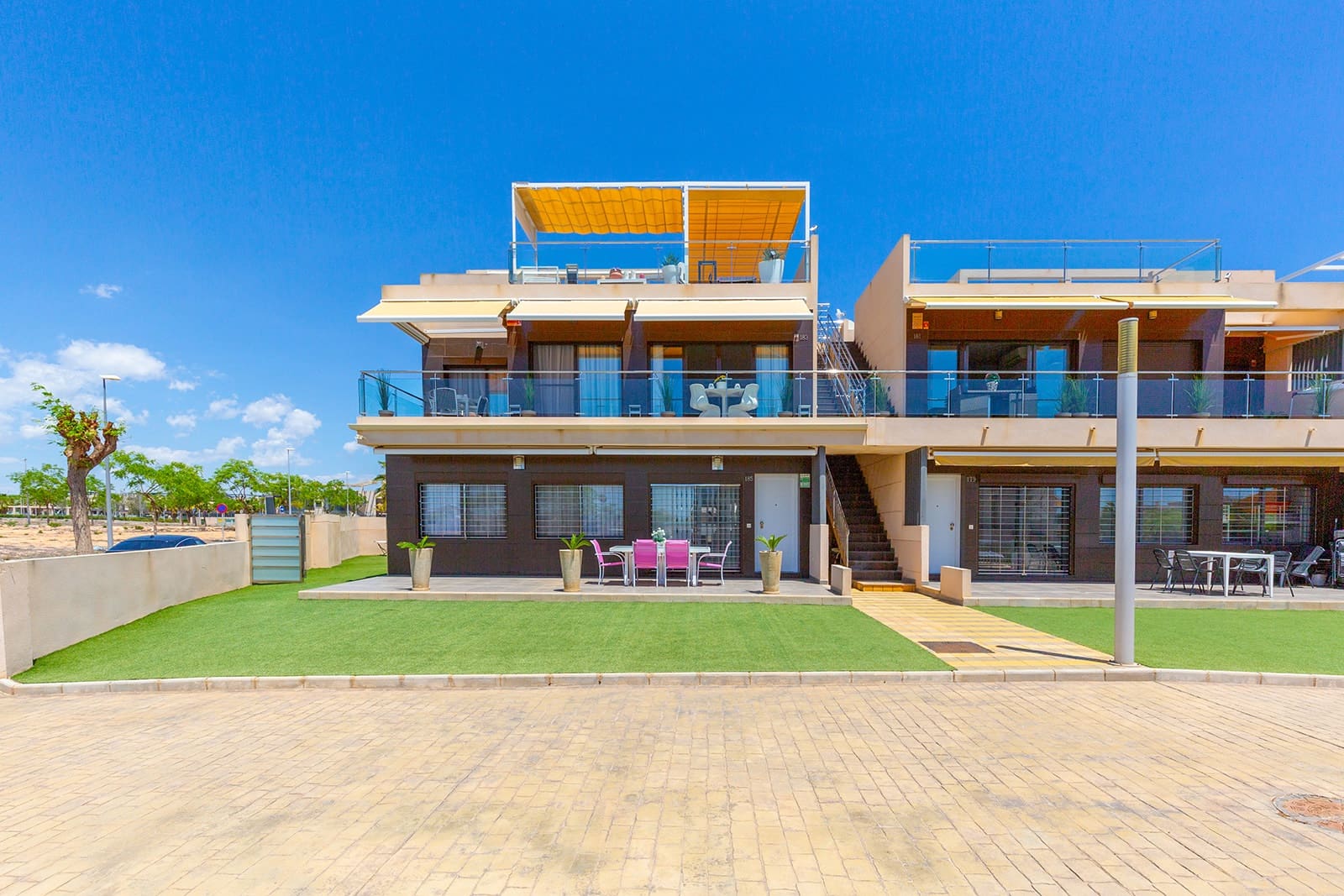 4 bedroom Apartment for sale in Torre de la Horadada with pool - € 597,800 (Ref: 8817005)