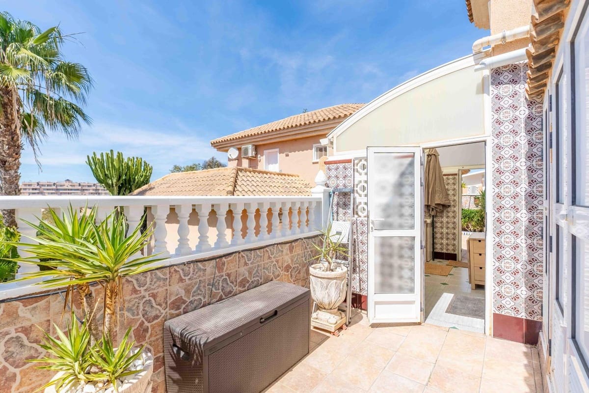 3 soveværelse Villa til salg i Orihuela Costa med swimmingpool - € 360.000 (Ref: 8832109)
