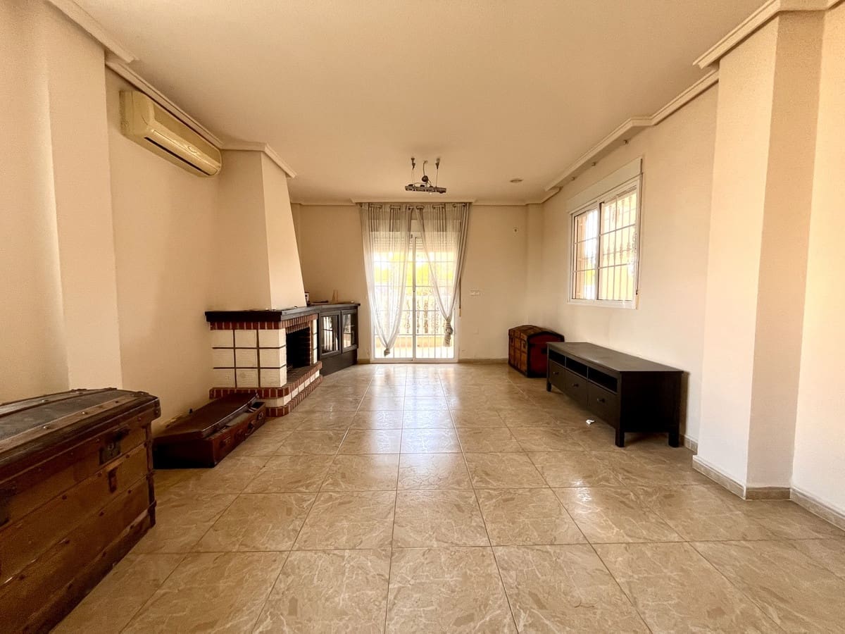 5 soverom Villa til salgs i La Zenia med svømmebasseng garasje - € 600 000 (Ref: 8941071)