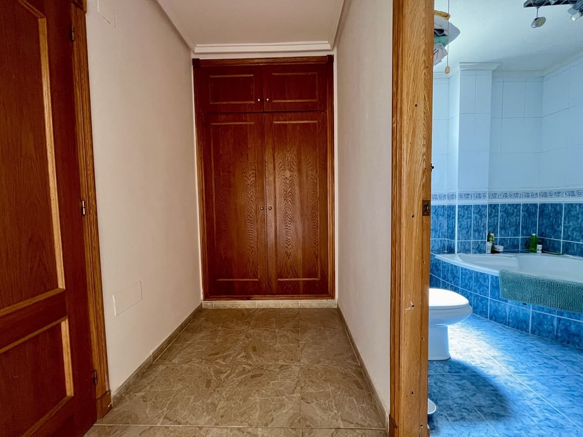 5 soverom Villa til salgs i La Zenia med svømmebasseng garasje - € 600 000 (Ref: 8941071)