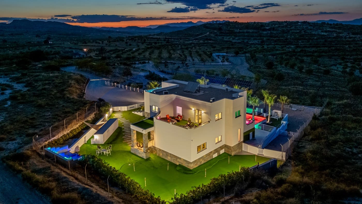 5 soveværelse Villa til salg i Torremendo med swimmingpool garage - € 1.695.000 (Ref: 8947683)