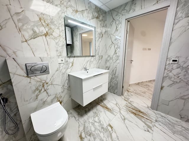 Leilighet til salgs i Parque Acuático - Sector 25, Torrevieja med svømmebasseng - € 150 000 (Ref: 8947685)