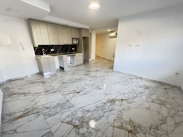 Leilighet til salgs i Parque Acuático - Sector 25, Torrevieja med svømmebasseng - € 150 000 (Ref: 8947685)