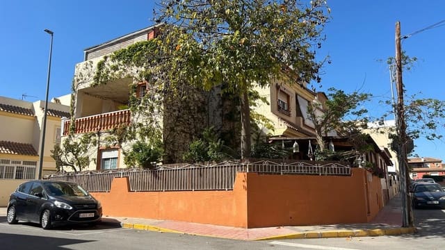 3 soverom Kjedet enebolig til salgs i Los Montesinos med garasje - € 275 000 (Ref: 8947689)