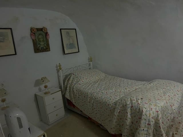 6 soveværelse Finca/Landehus til salg i Torre del Rico, Jumilla med swimmingpool - € 90.000 (Ref: 8948173)