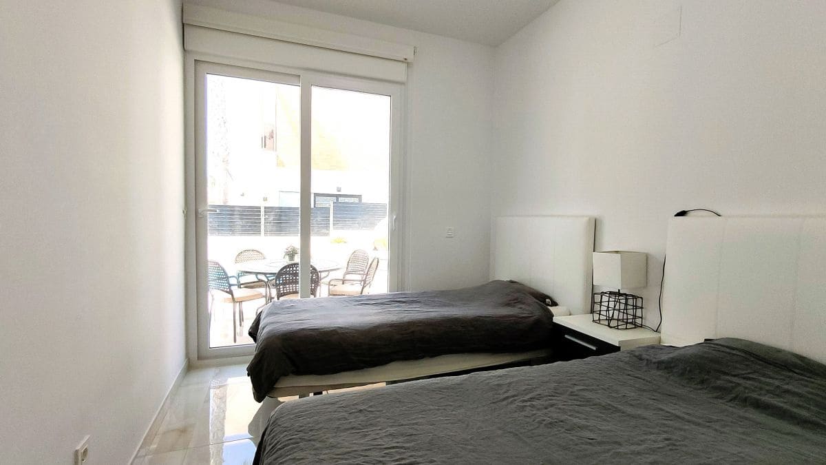 3 soveværelse Villa til salg i La Mata med swimmingpool - € 695.000 (Ref: 8952394)