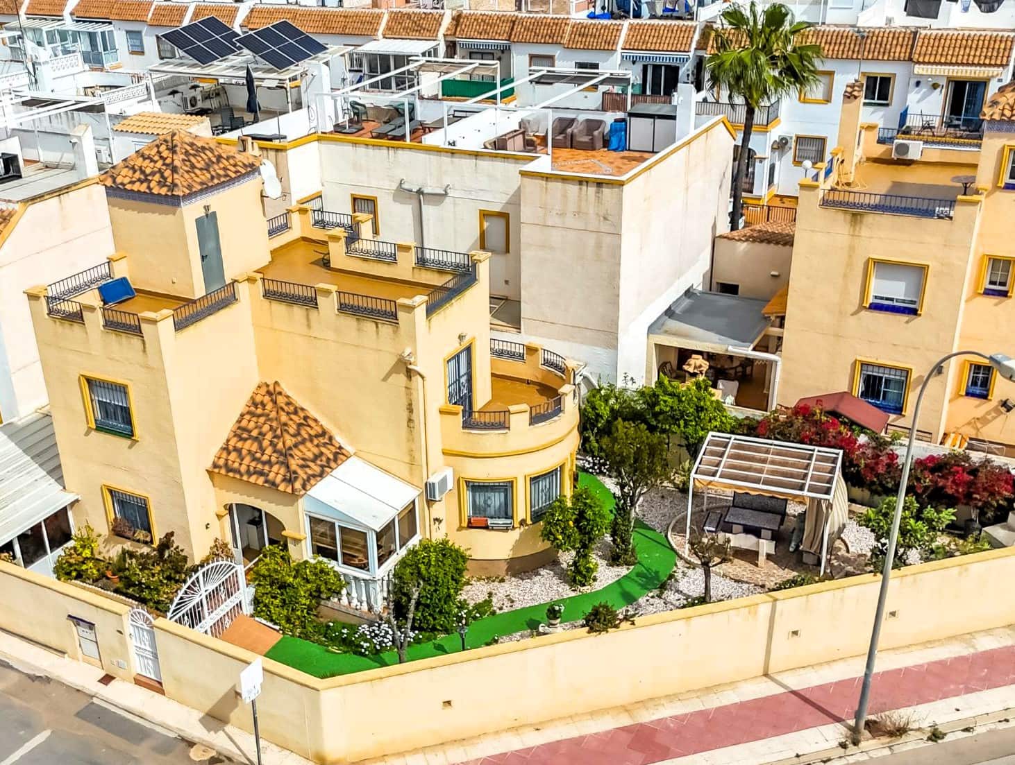 3 soverom Villa til salgs i Playa Flamenca med svømmebasseng garasje - € 299 999 (Ref: 8952395)