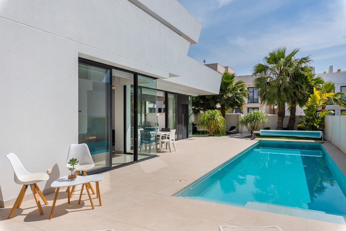 4 camera da letto Villa in vendita in Ciudad Quesada con piscina garage - 640.000 € (Rif: 8967724)