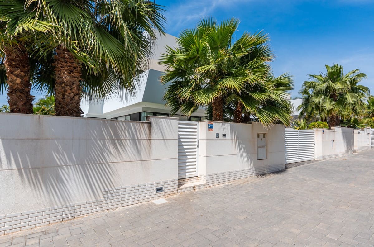 4 camera da letto Villa in vendita in Ciudad Quesada con piscina garage - 640.000 € (Rif: 8967724)