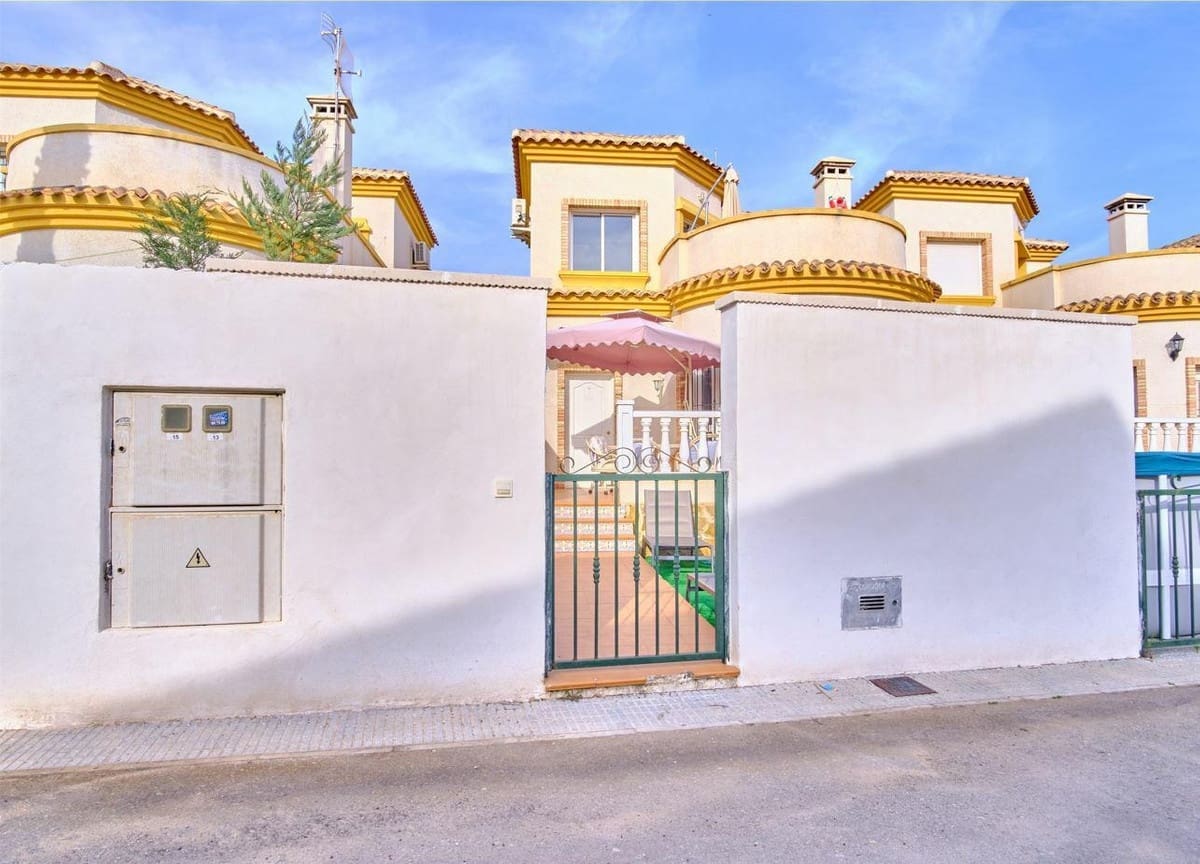 3 bedroom Villa for sale in Los Montesinos with pool - € 260,000 (Ref: 8967727)