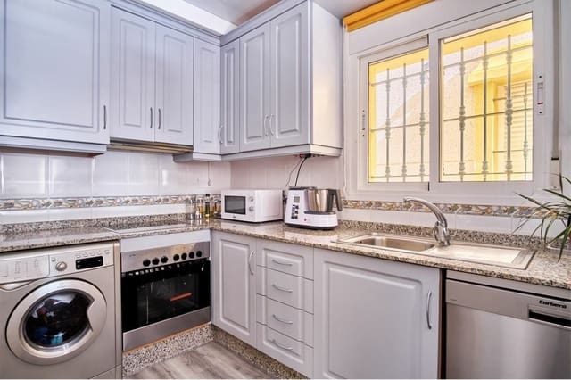 3 quarto Moradia para venda em Los Montesinos com piscina - 260 000 € (Ref: 8967727)