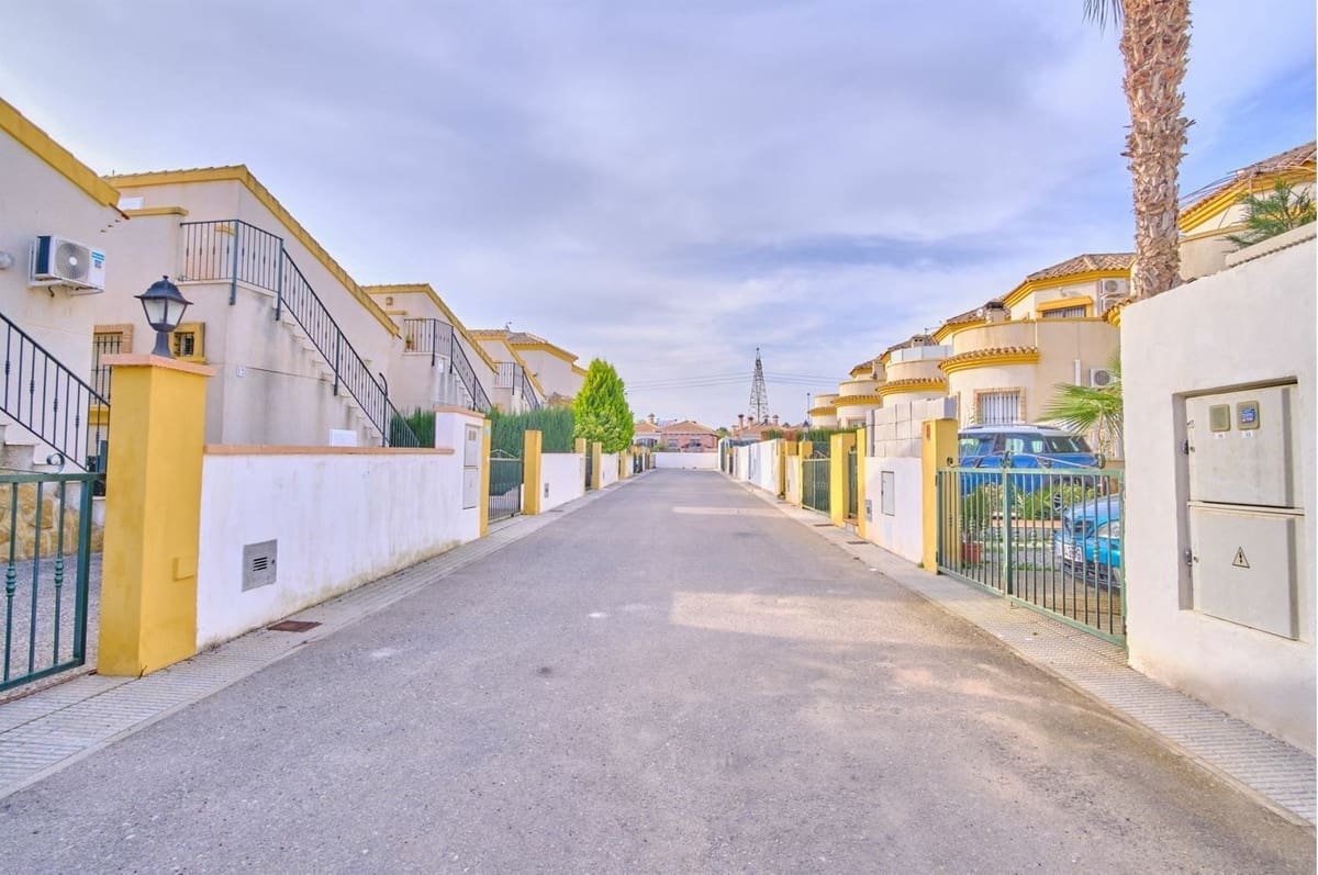 3 chambre Villa/Maison à vendre à Los Montesinos avec piscine - 260 000 € (Ref: 8967727)