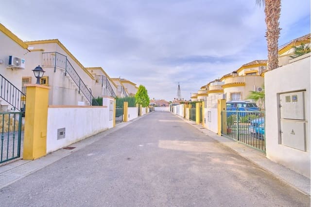 3 soveværelse Villa til salg i Los Montesinos med swimmingpool garage - € 260.000 (Ref: 8967727)