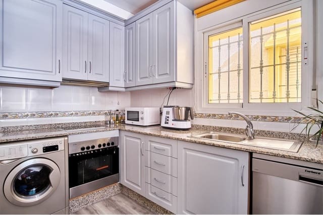 3 soveværelse Villa til salg i Los Montesinos med swimmingpool garage - € 260.000 (Ref: 8967727)