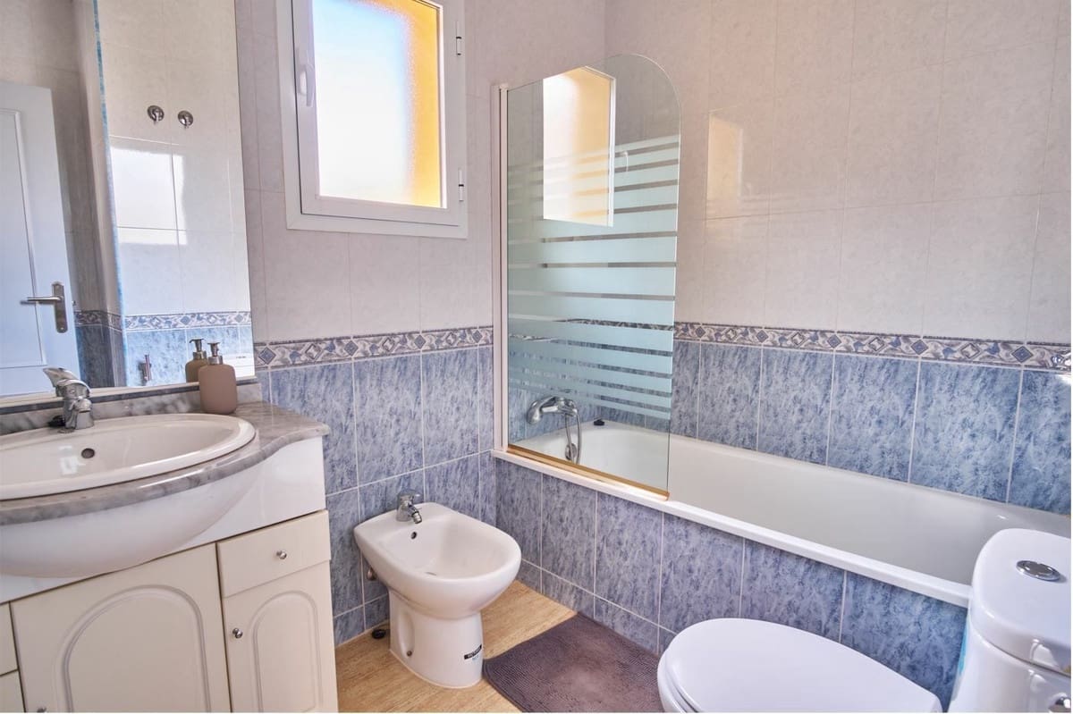 3 soveværelse Villa til salg i Los Montesinos med swimmingpool garage - € 260.000 (Ref: 8967727)