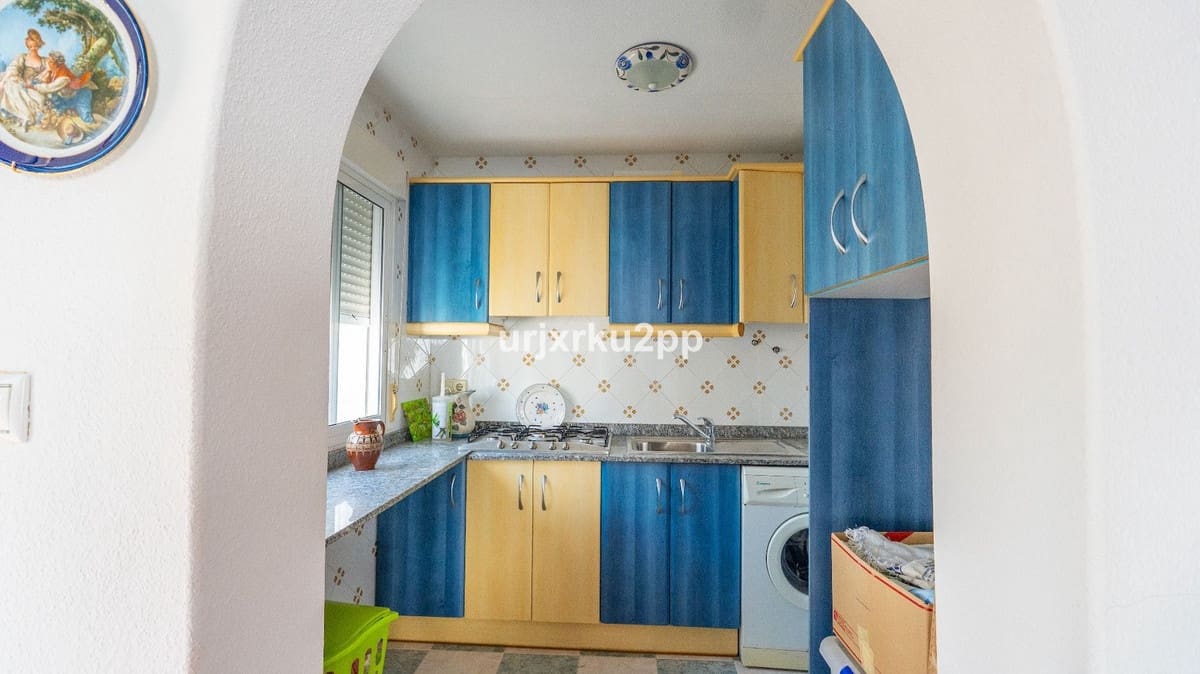 3 soveværelse Byhus til salg i Torrevieja med swimmingpool garage - € 168.000 (Ref: 8980401)