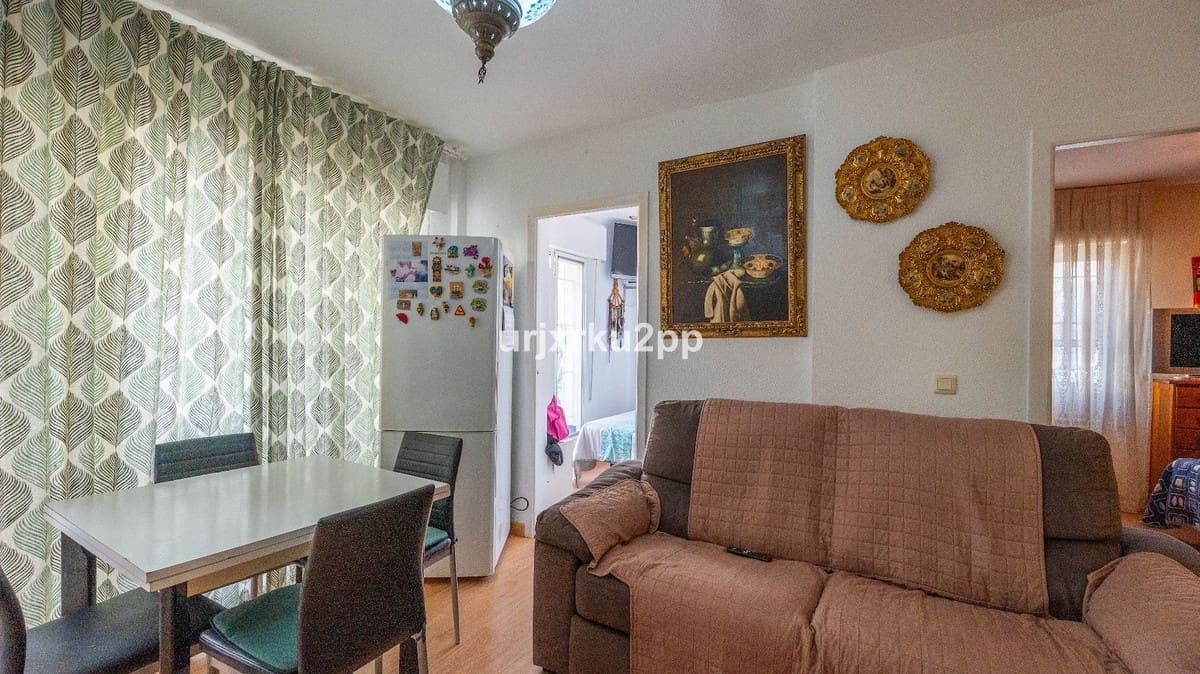 3 soveværelse Byhus til salg i Torrevieja med swimmingpool garage - € 168.000 (Ref: 8980401)