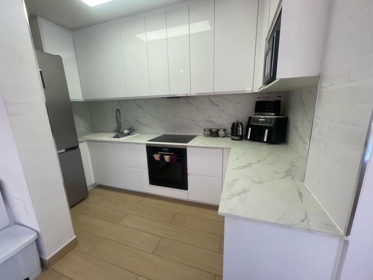 5 quarto Moradia para venda em Playa Flamenca com piscina - 379 000 € (Ref: 8980439)