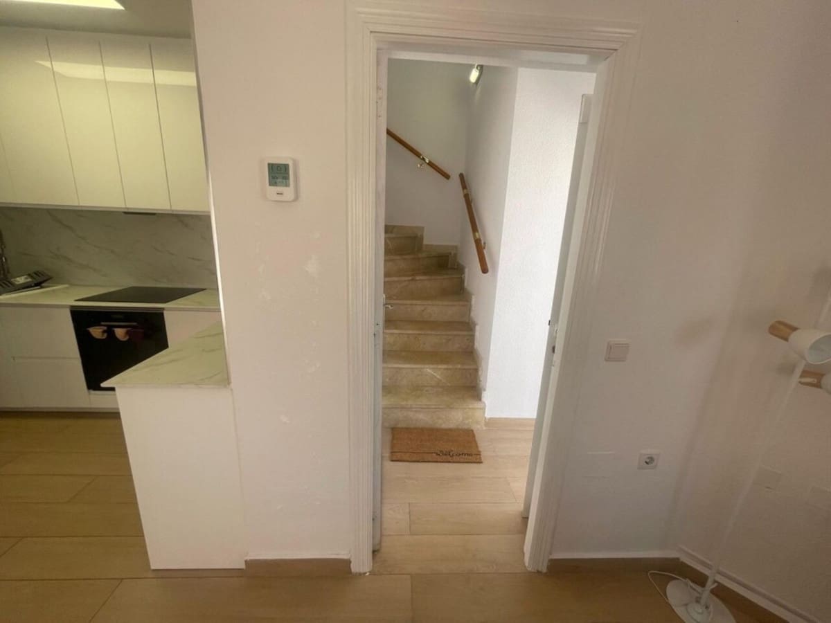 5 quarto Moradia para venda em Playa Flamenca com piscina - 379 000 € (Ref: 8980439)