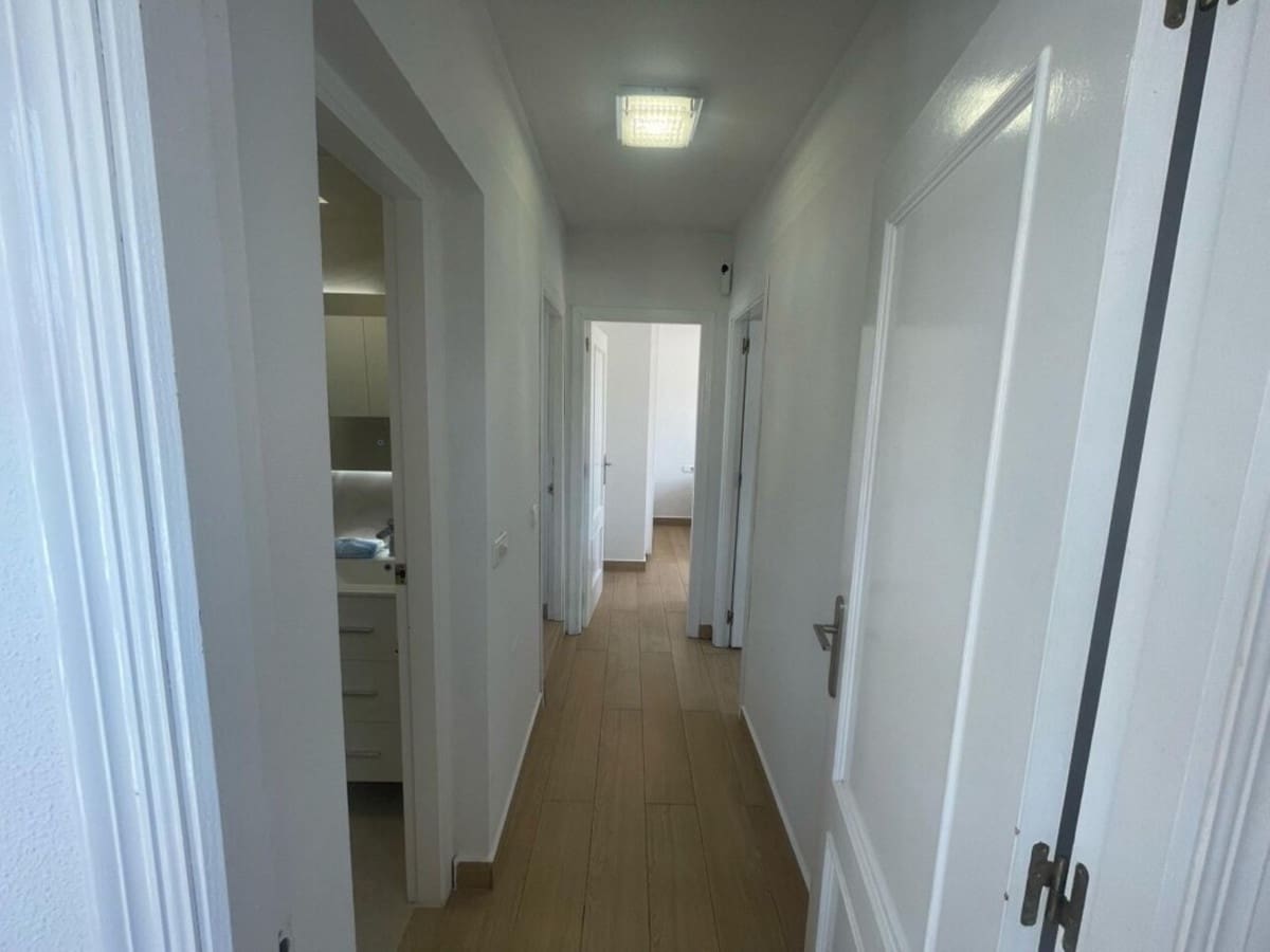 5 quarto Moradia para venda em Playa Flamenca com piscina - 379 000 € (Ref: 8980439)