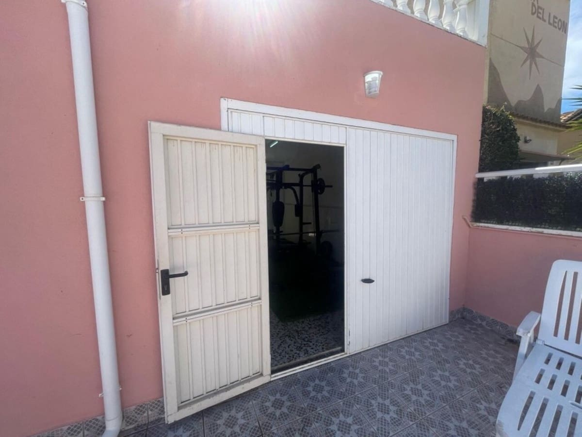5 quarto Moradia para venda em Playa Flamenca com piscina - 379 000 € (Ref: 8980439)
