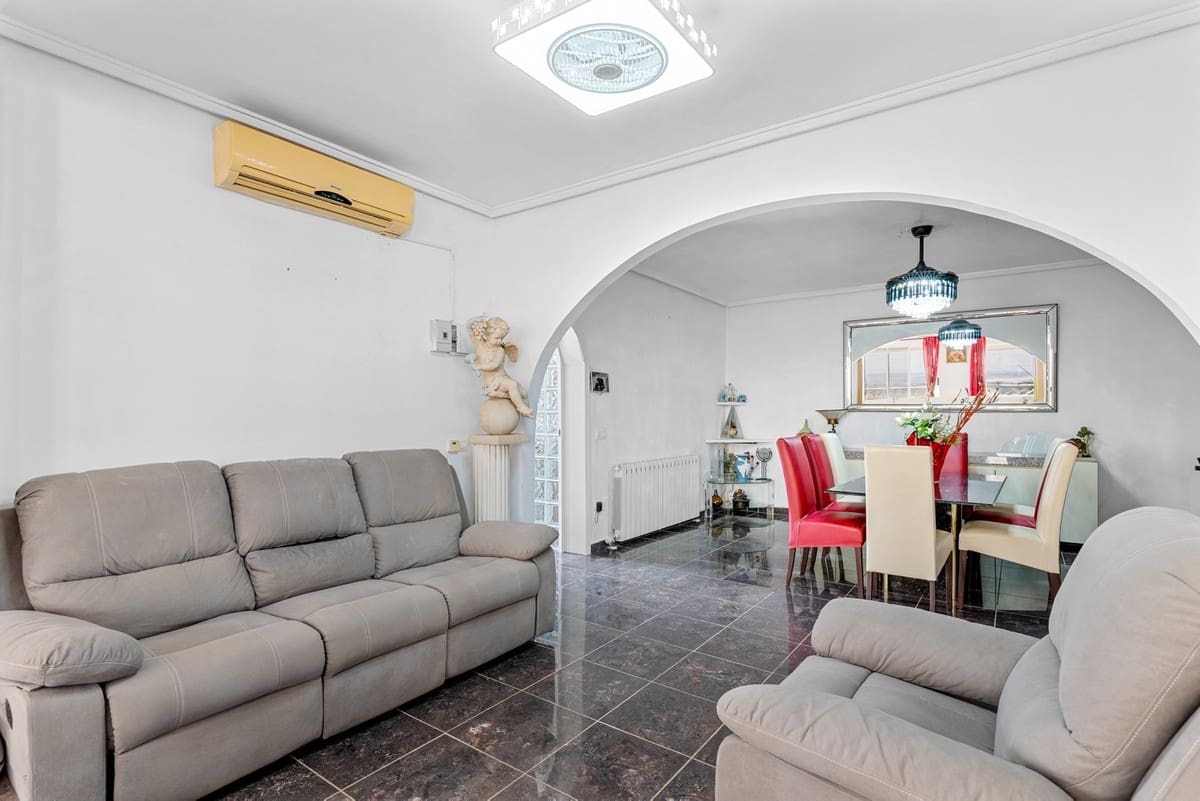 4 soveværelse Villa til salg i Ciudad Quesada med swimmingpool garage - € 419.000 (Ref: 8980445)