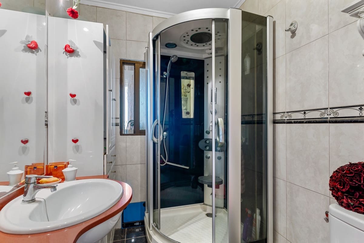 4 soveværelse Villa til salg i Ciudad Quesada med swimmingpool garage - € 419.000 (Ref: 8980445)